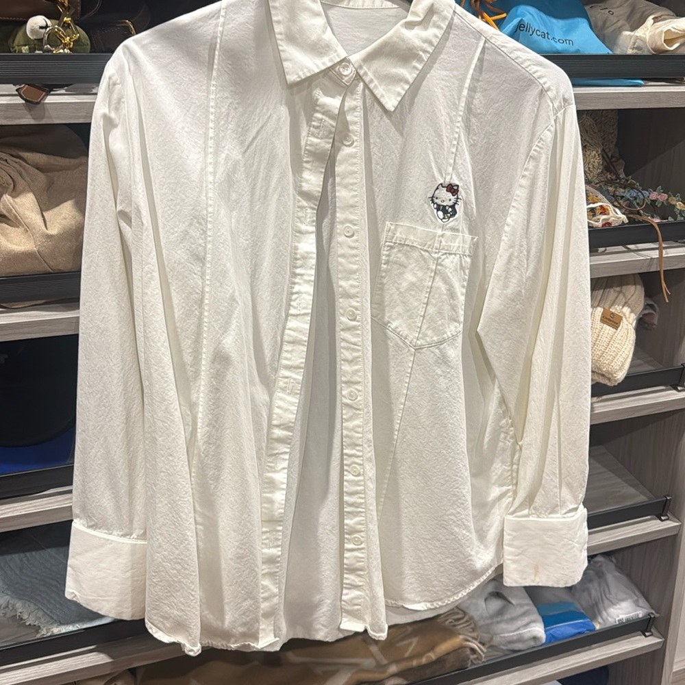 Hello Kitty embroidered shirt